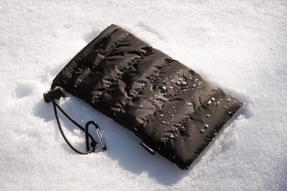 Hot Poc Sleeper - Outdoor Phone Protection Gear - Www.Shopthatapp.ca