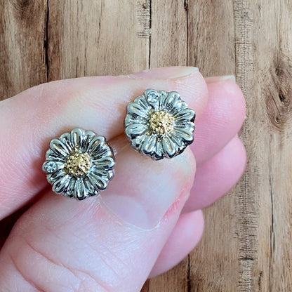 Two Toned Daisy Studs - Shopthatapp.ca