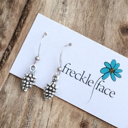 Pinecone Dangle Earrings - Nature-Inspired Hypoallergenic Jewelry - Shopthatapp.ca
