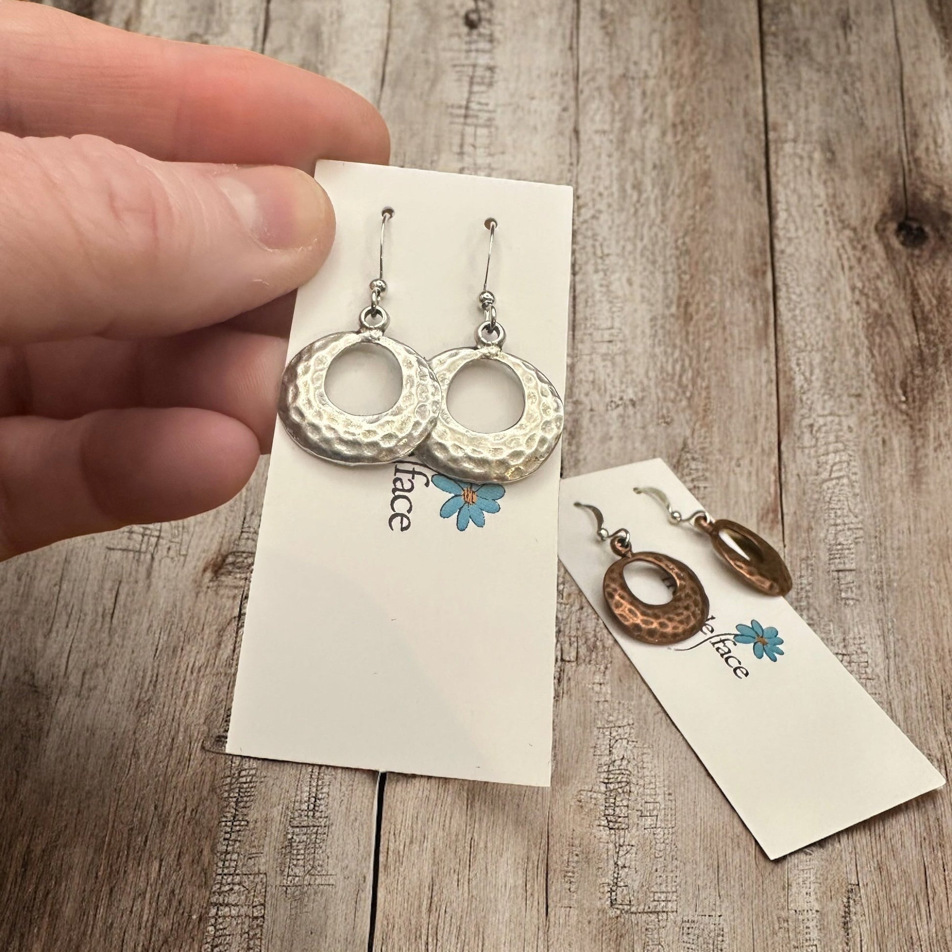 Textured Hoop Earrings - Shopthatapp.ca