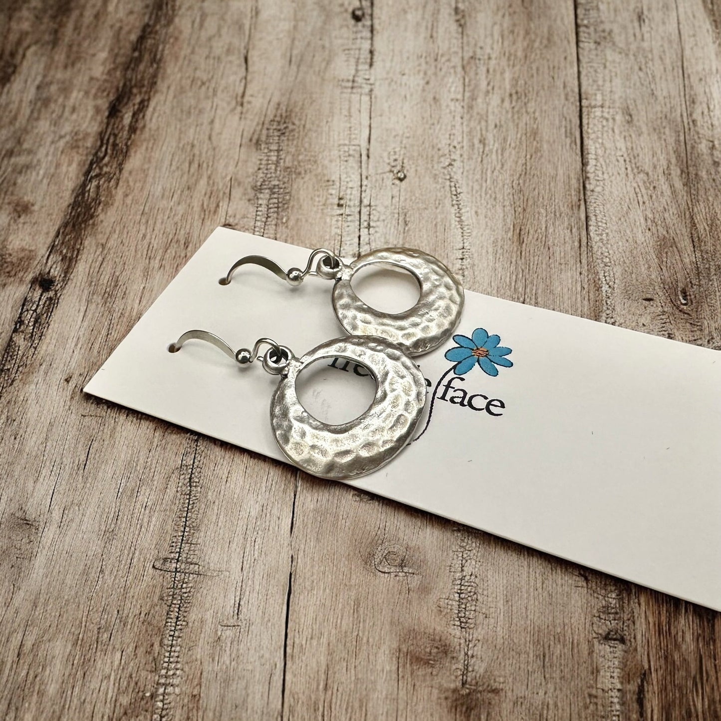 Textured Hoop Earrings - Shopthatapp.ca
