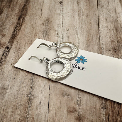 Textured Hoop Earrings - Shopthatapp.ca