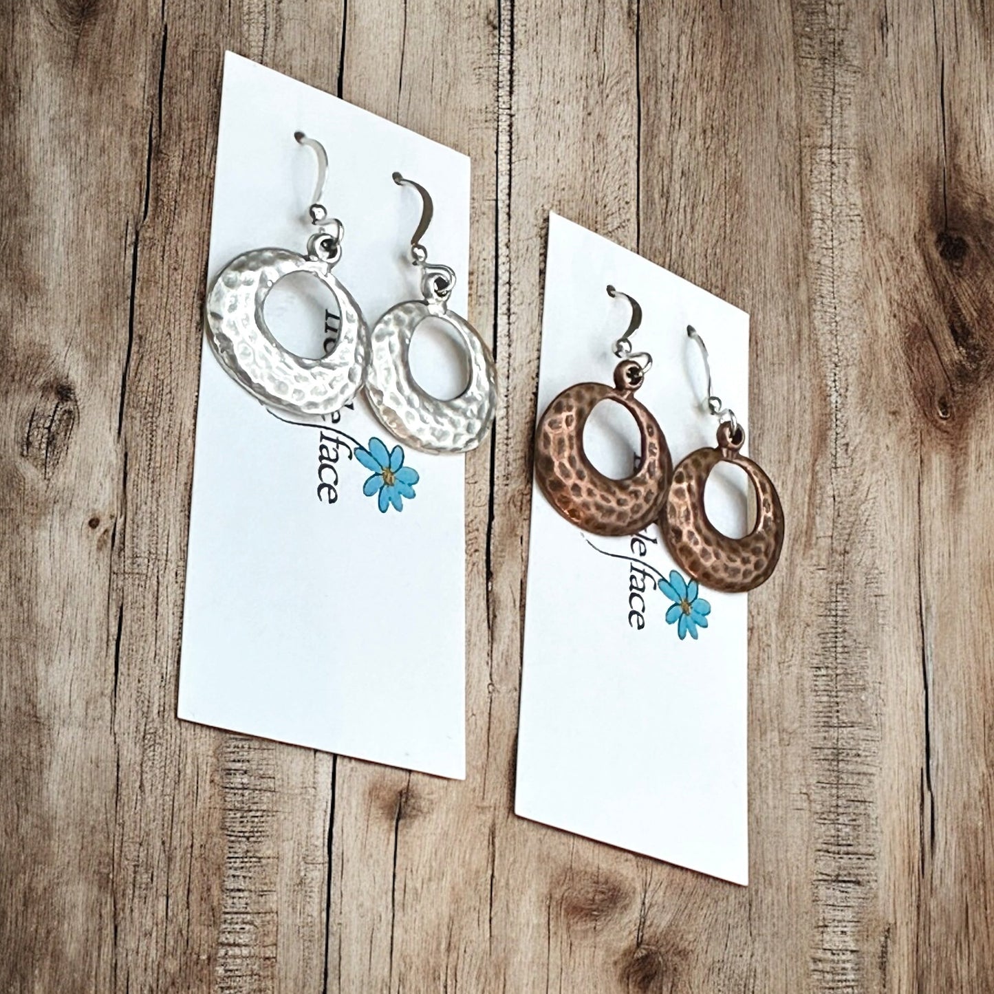 Textured Hoop Earrings - Shopthatapp.ca