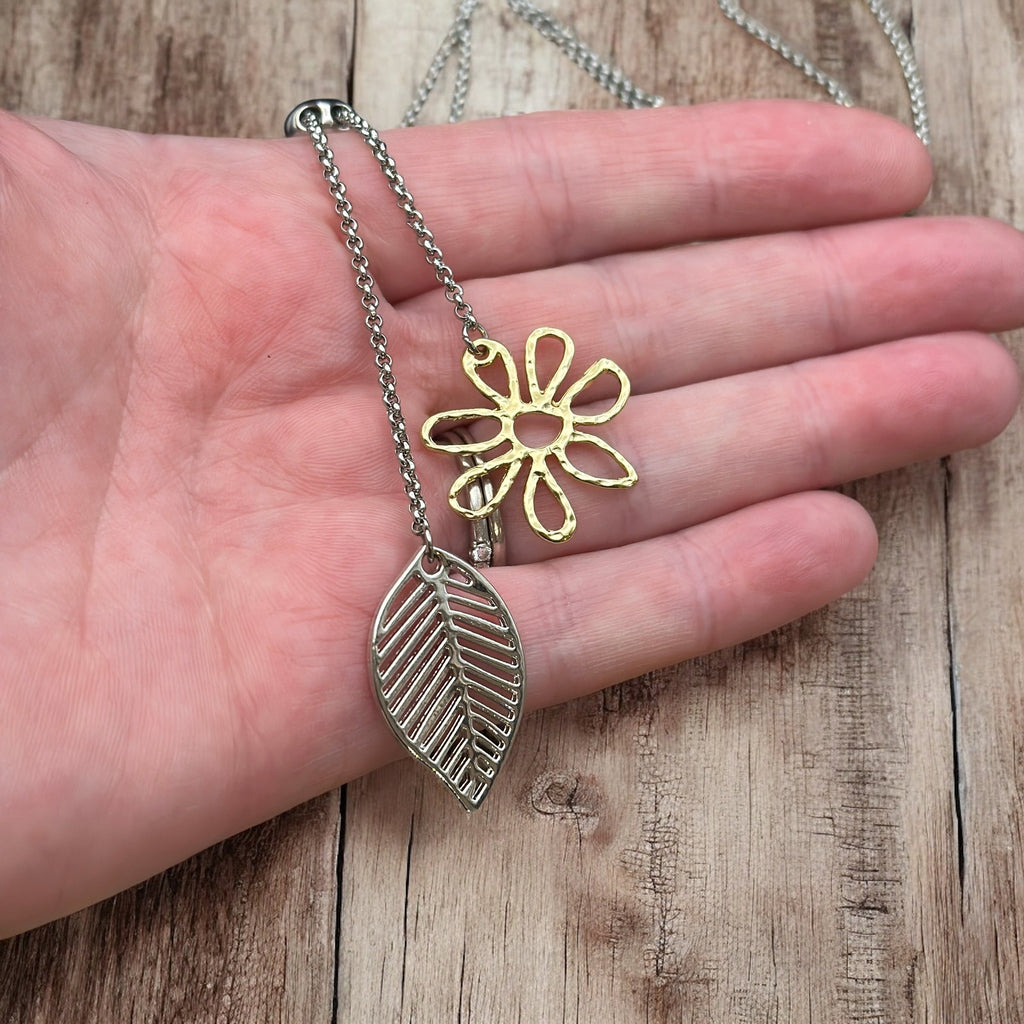 Flower Leaf Necklace - Elegant Floral Design for Every Occasion