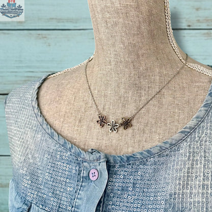 Flower Blossom Necklace - Shopthatapp.ca
