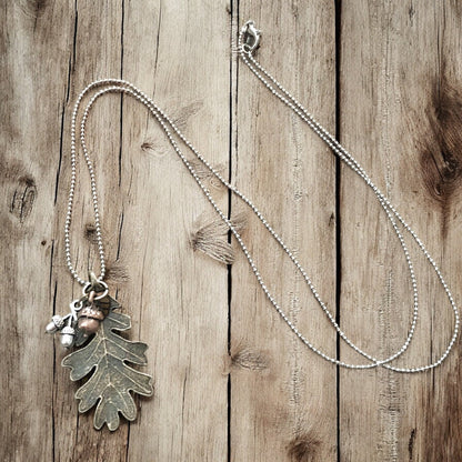 Oak Leaf and Acorn Necklace - Silver-Tone or Bronze-Tone Forest Pendant - Shopthatapp.ca