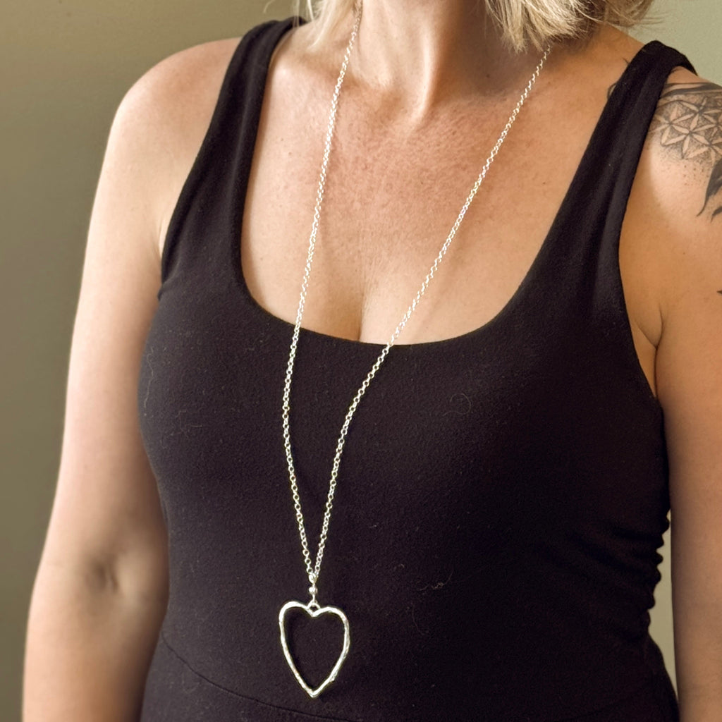 Chain Necklace with Silver Heart Pendant Necklace - Open Heart Design in Silver Plate - Shopthatapp.ca
