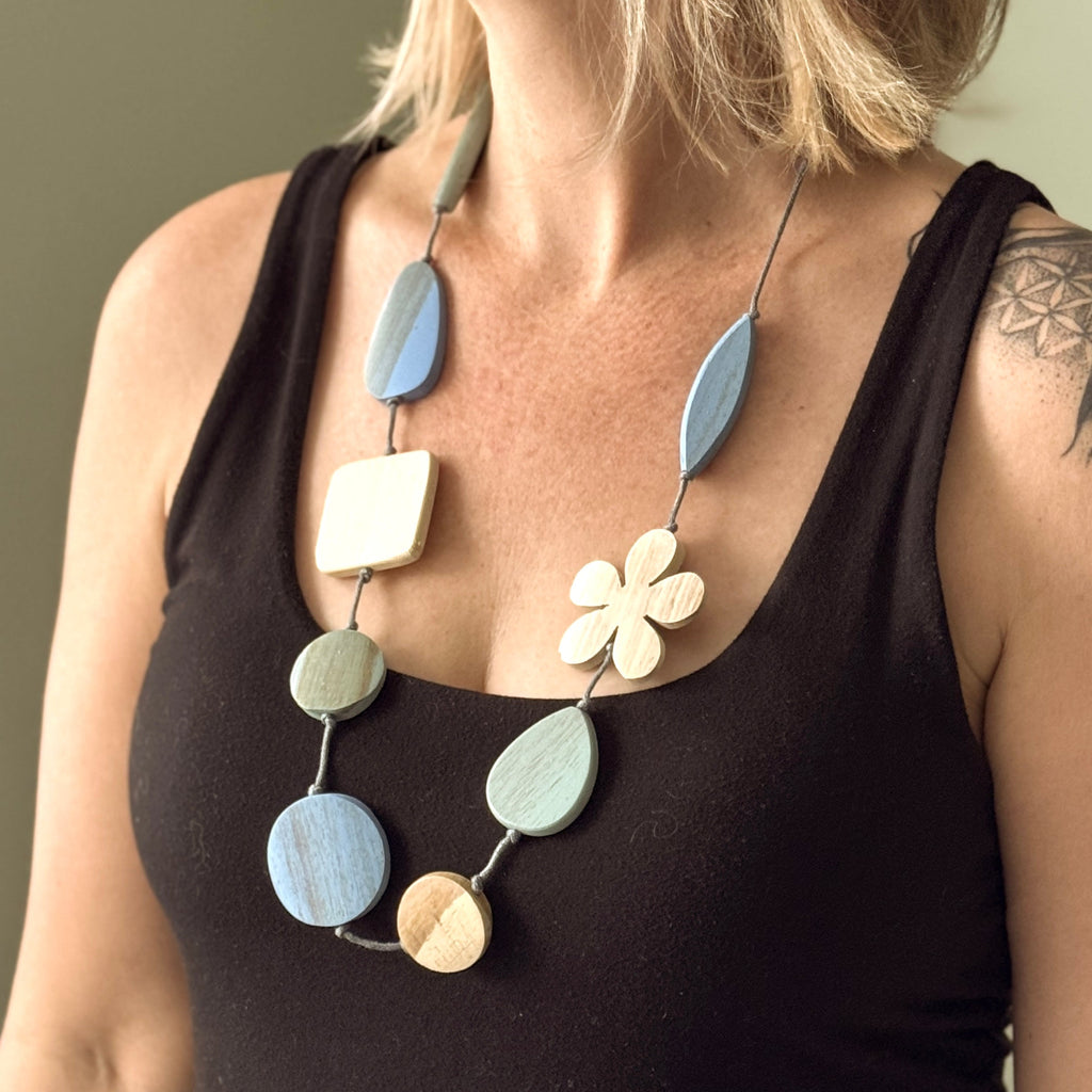 Mixed Shape Flower Necklace - Shopthatapp.ca