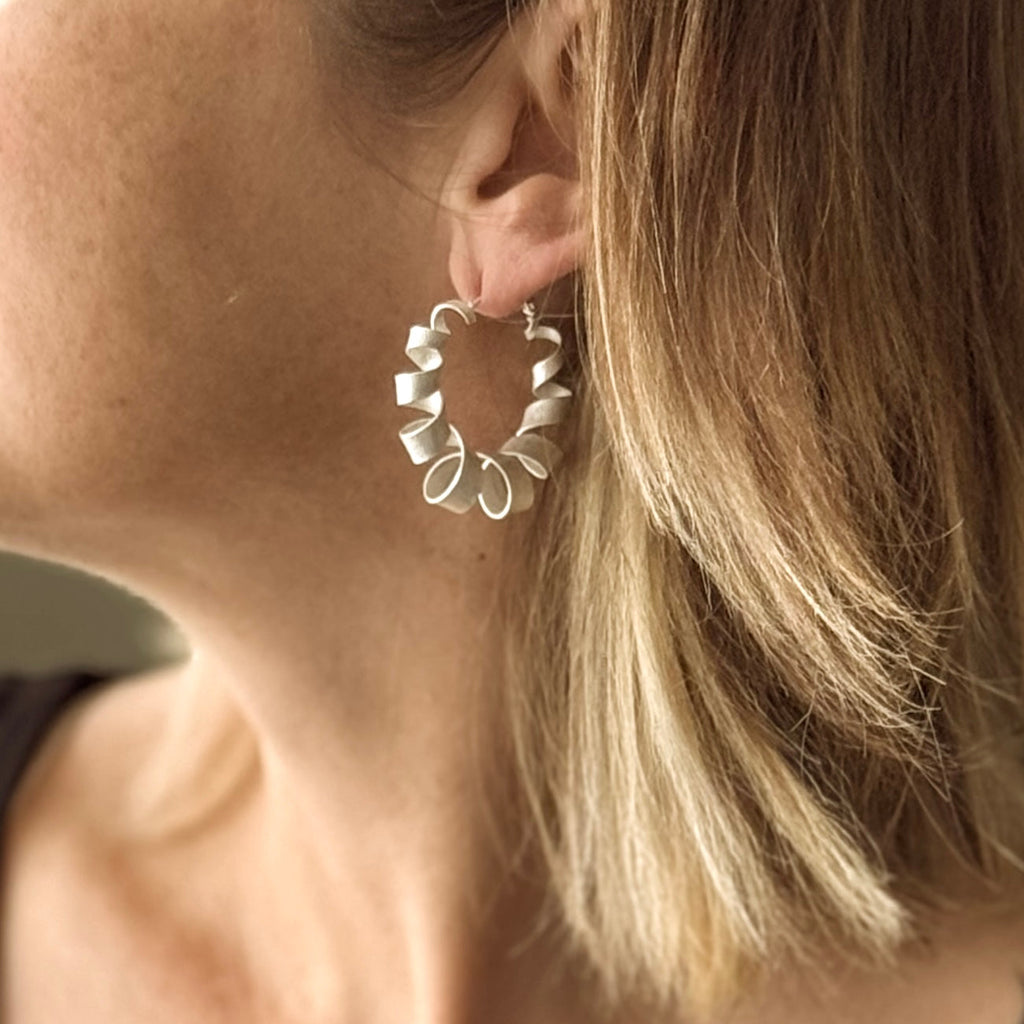 Spiral Hoop Earrings Gold Plate - Elegant Stud Design - Shopthatapp.ca
