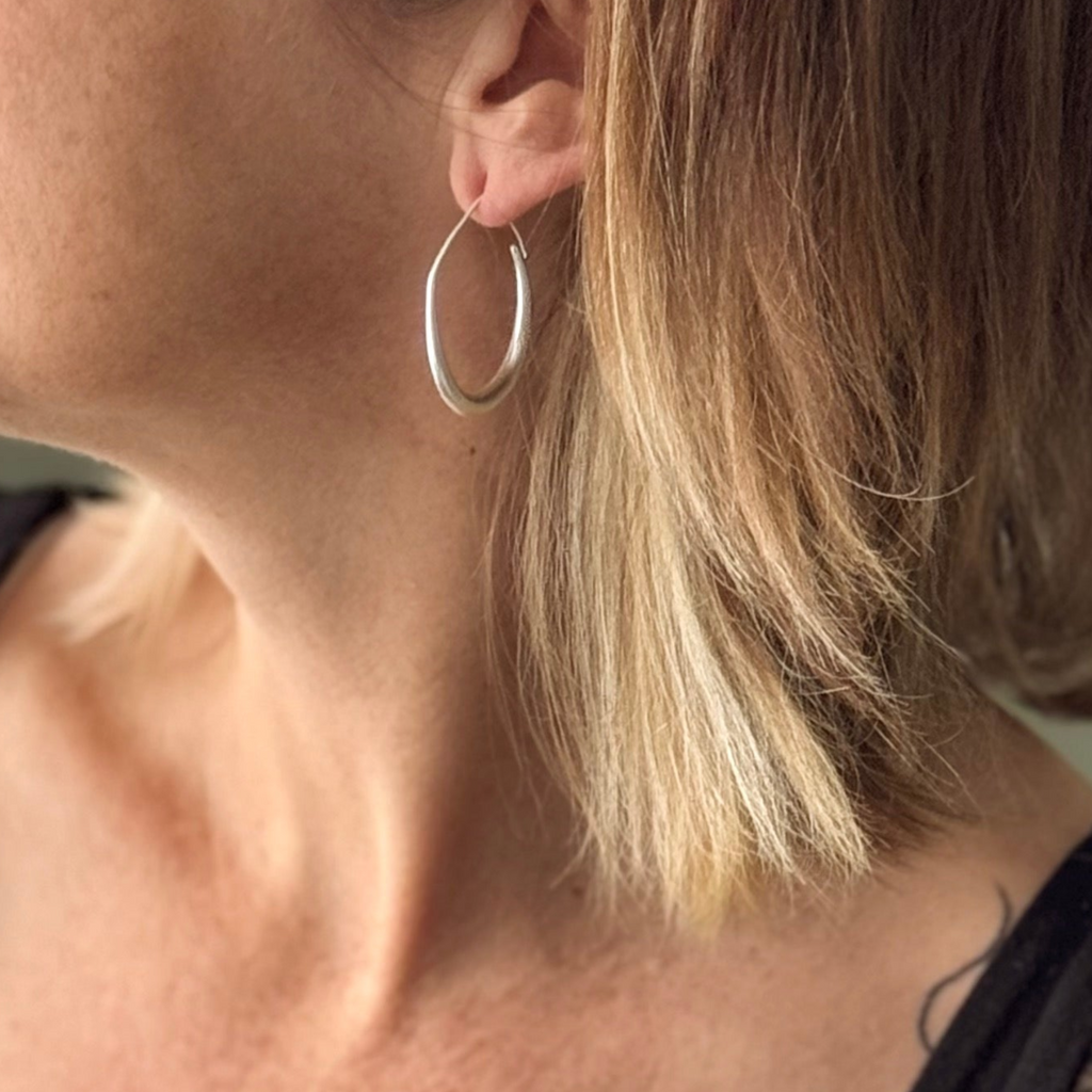 Teardrop Hoop Earring Silver Plate - Elegant and Stylish Jewelry Piece - Shopthatapp.ca