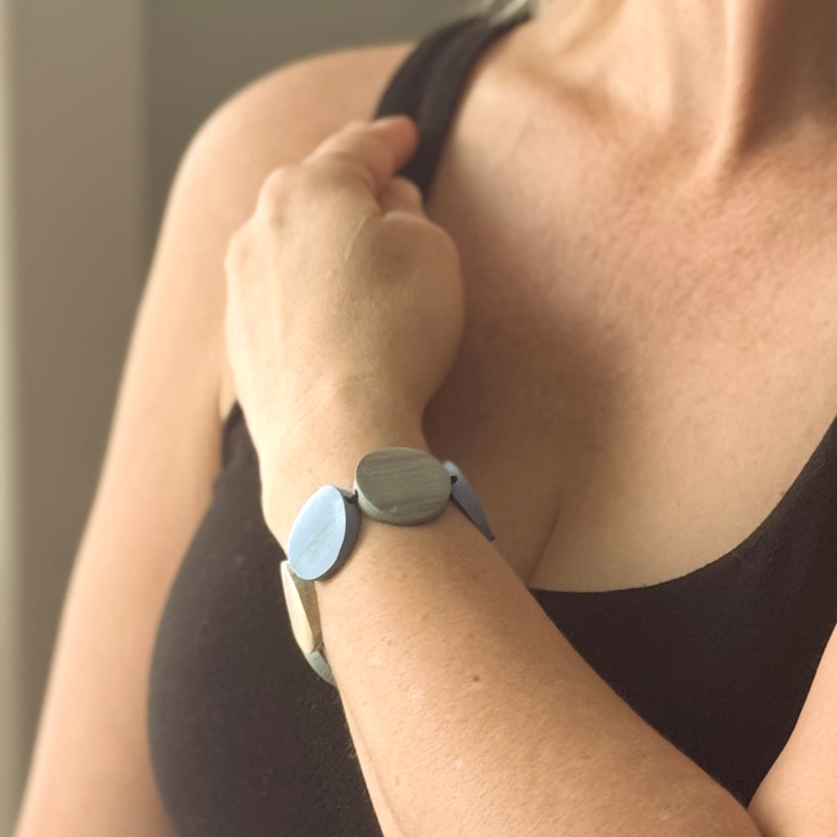 Elasticated Disc Bracelet - Shopthatapp.ca