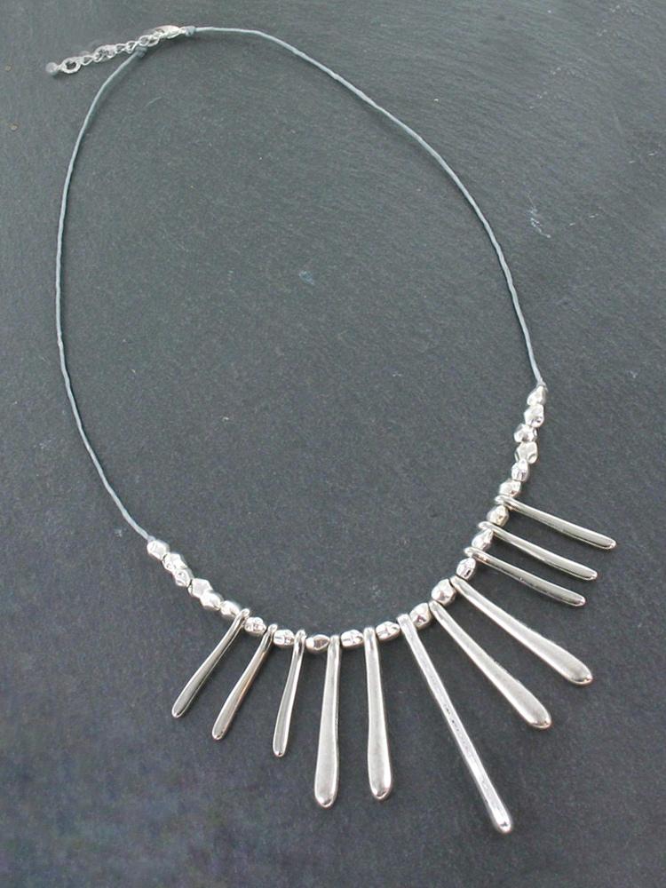 Drop Fan Necklace Silver Plate - Elegant and Chic Pendant - Shopthatapp.ca
