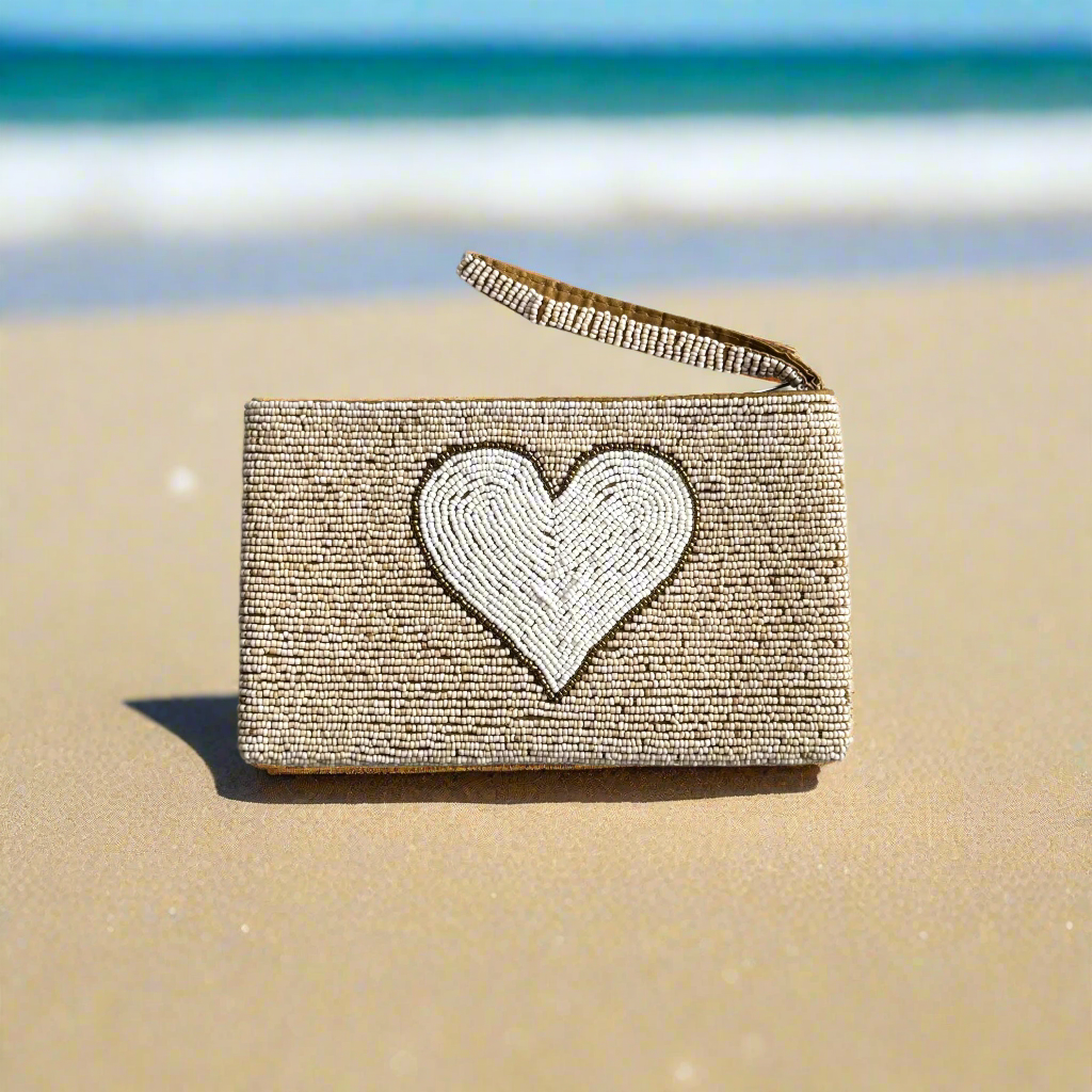 Beaded Heart Clutch - Shopthatapp.ca