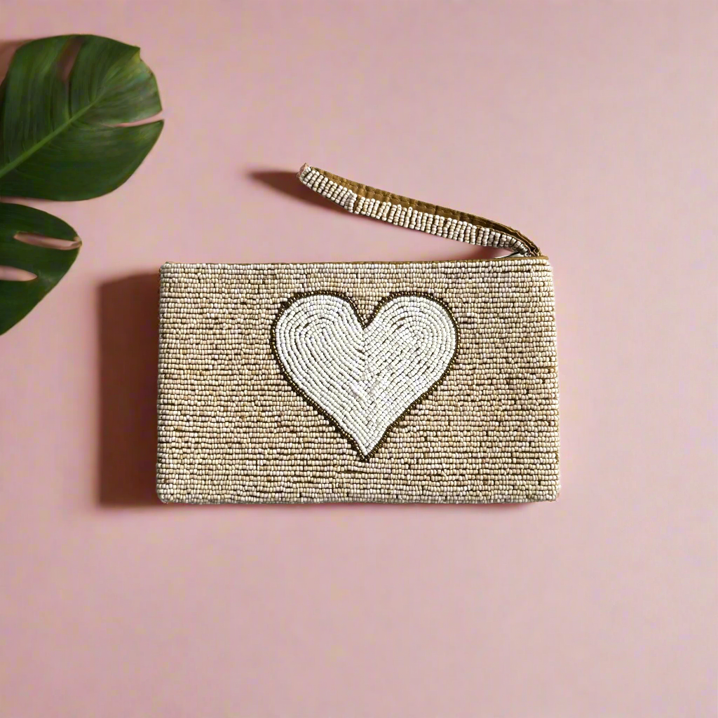 Beaded Heart Clutch - Shopthatapp.ca