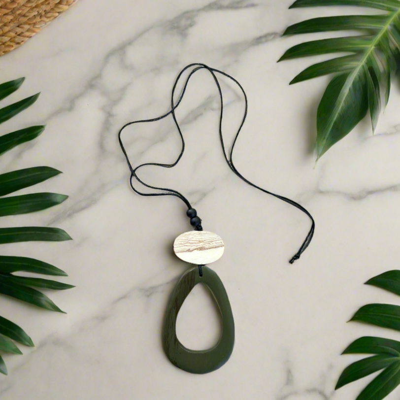 Open Oval Pendant Necklace - Elegant Jewelry for Every Occasion - Shopthatapp.ca