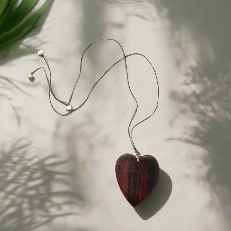 Simple Wooden Heart Necklace - Shopthatapp.ca