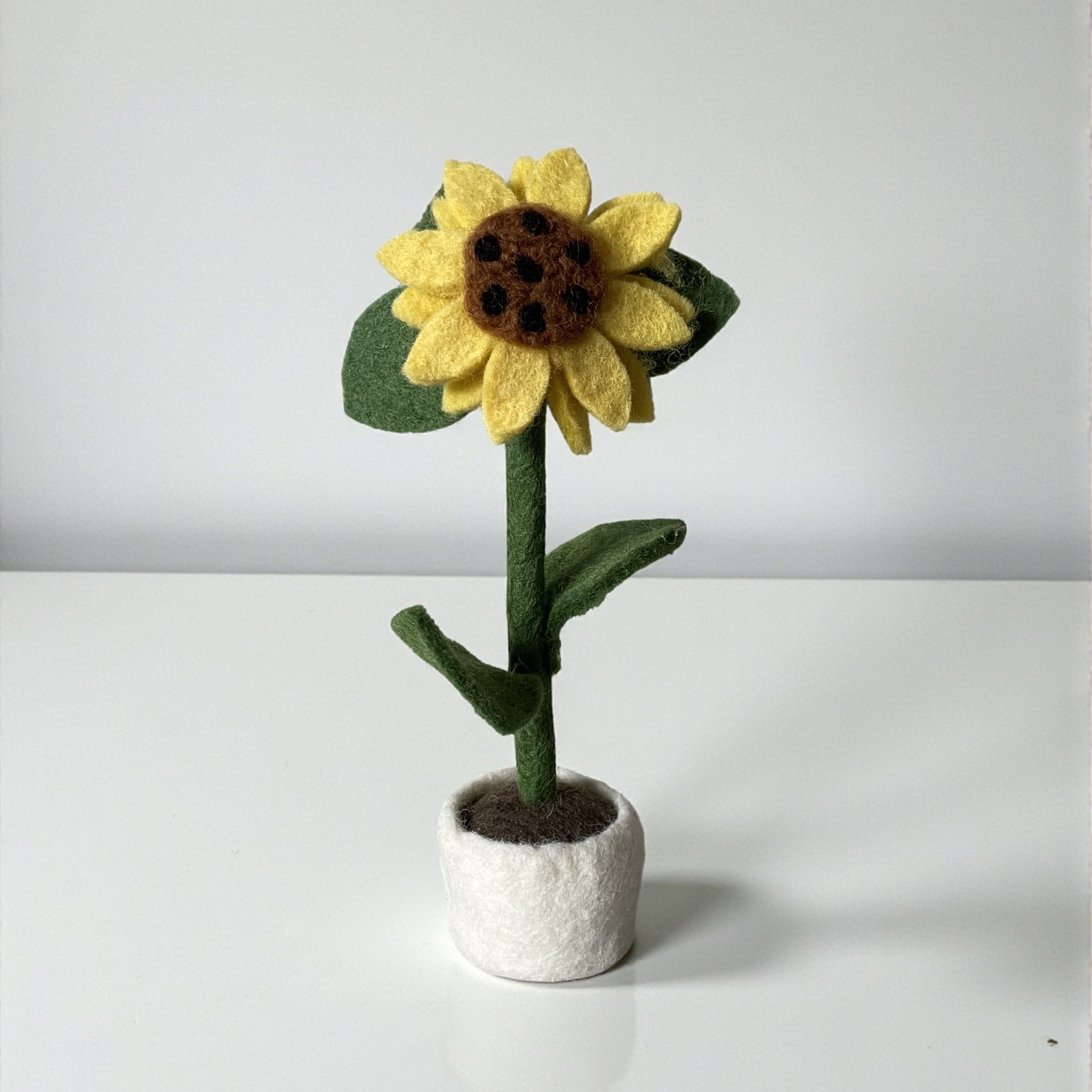 Standing Felt Sunflower Decor - Whimsical Home Accent - Shopthatapp.ca