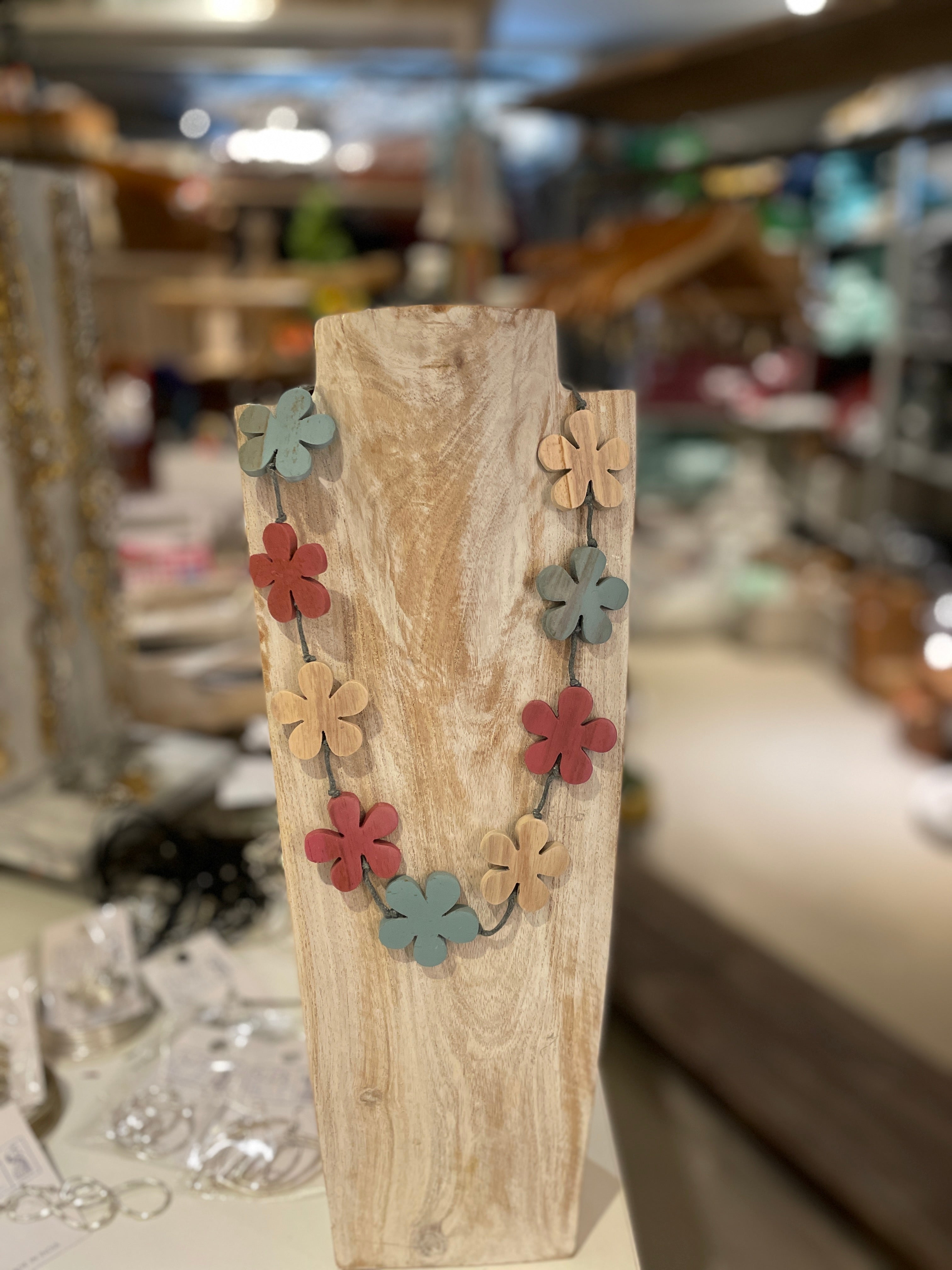 Wooden Flower Necklace - Shopthatapp.ca