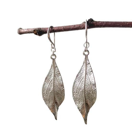 Textured Silver Leaf Earrings - Elegant Silver Plate Design - Shopthatapp.ca