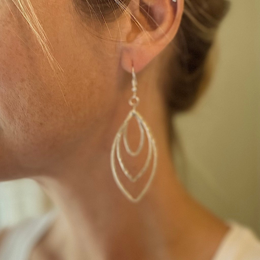 Triple Oval Metal Earrings Silver Colour - Elegant Silver Jewelry - Shopthatapp.ca