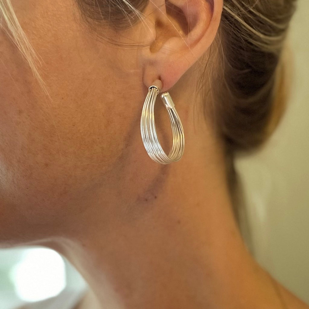 Wire Loop Metal Earrings - Silver Colour - Shopthatapp.ca