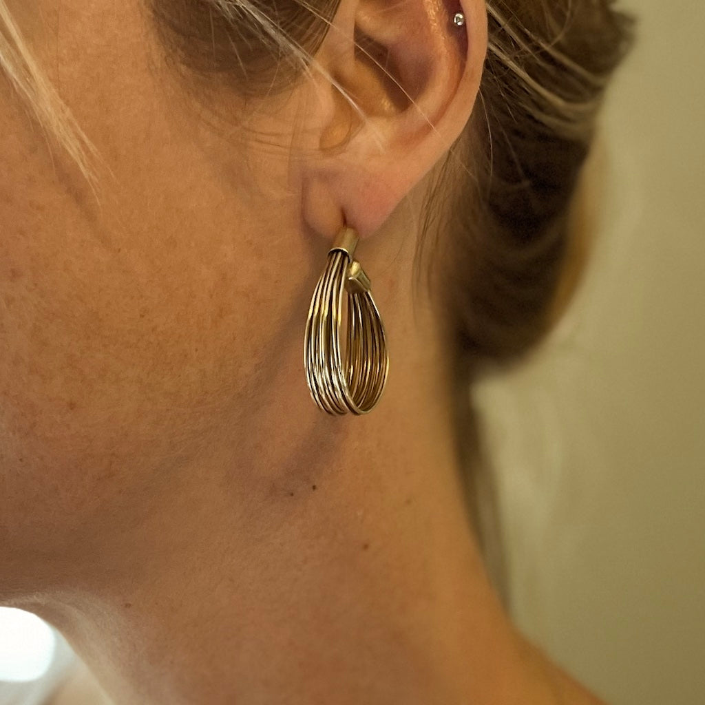 Wire Loop Metal Earrings Gold Colour - Stylish and Elegant Statement Jewelry - Shopthatapp.ca