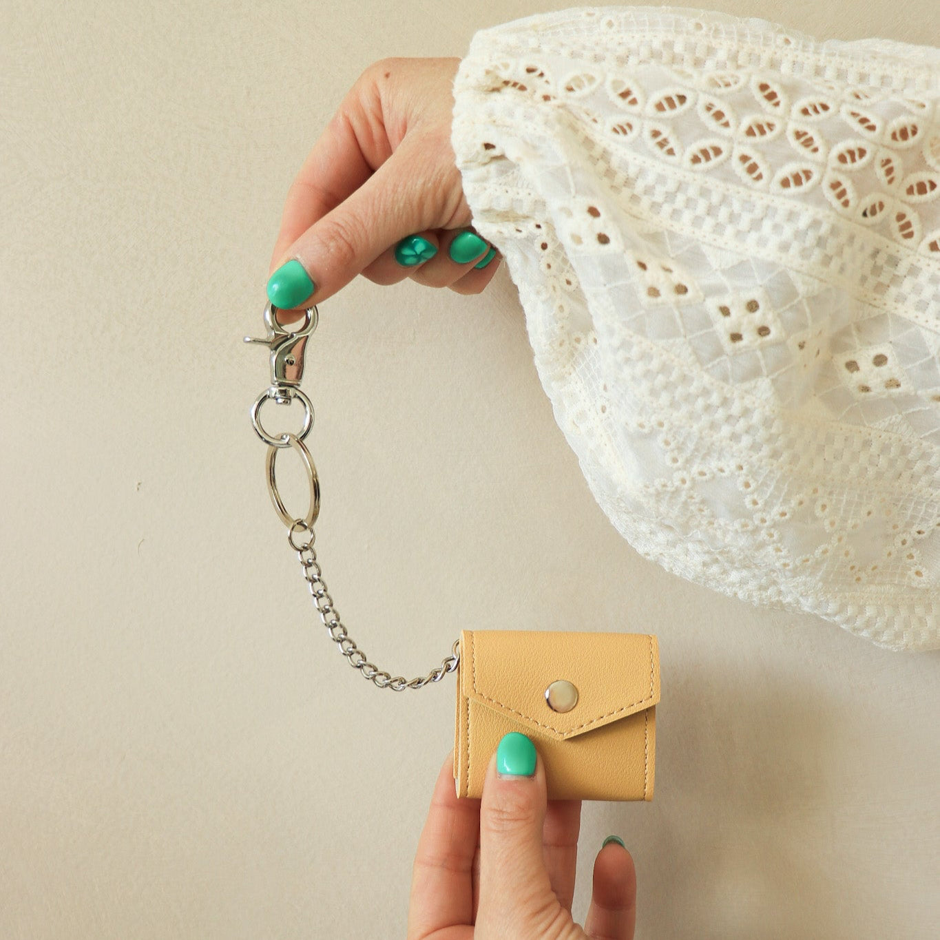Le Micro Étui - Www.Shopthatapp.ca