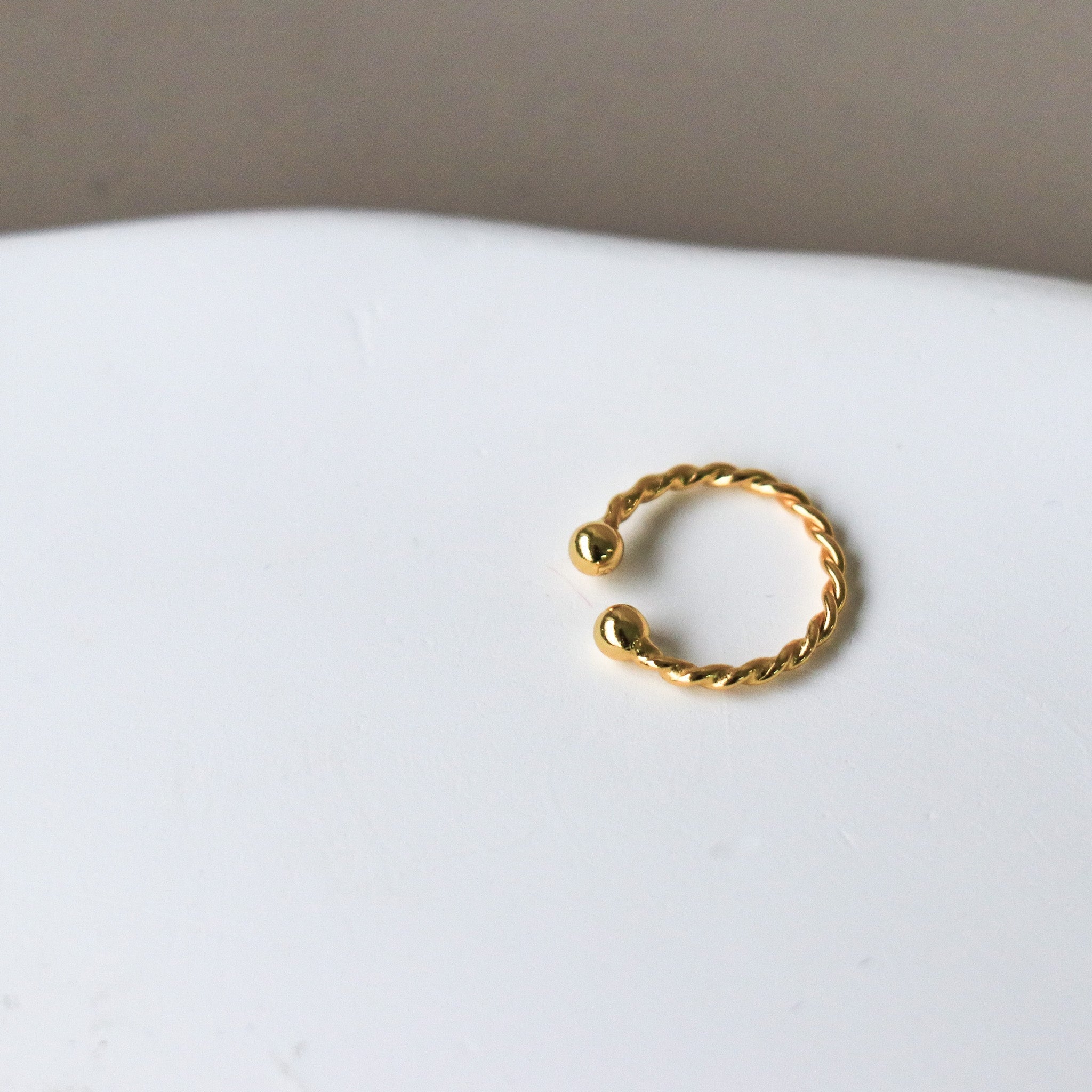 Ear Cuff Torsadé - Or - Www.Shopthatapp.ca