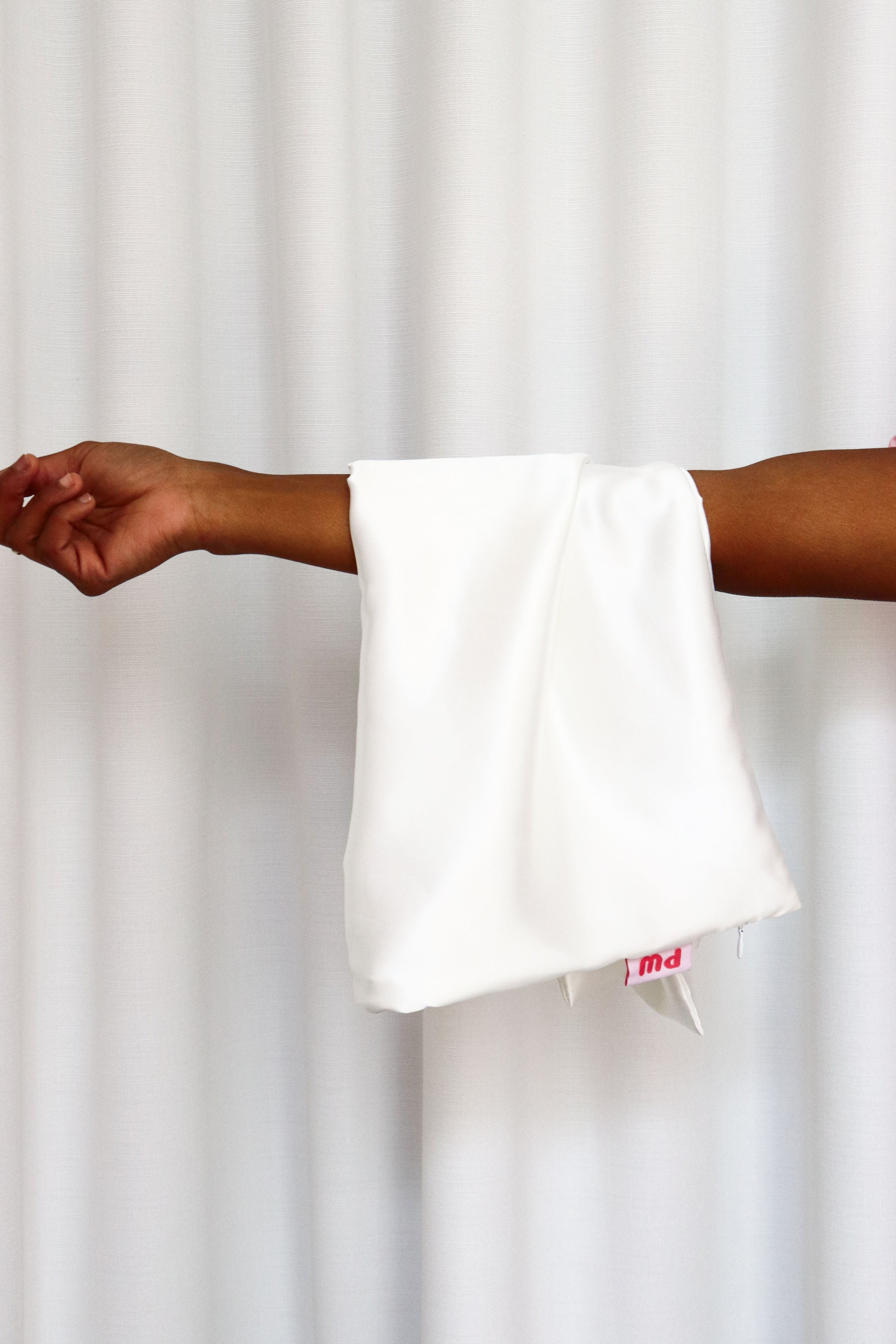 Satin Pillowcase for Hair Care - Promote Healthy Hair While You Sleep - Shopthatapp.ca