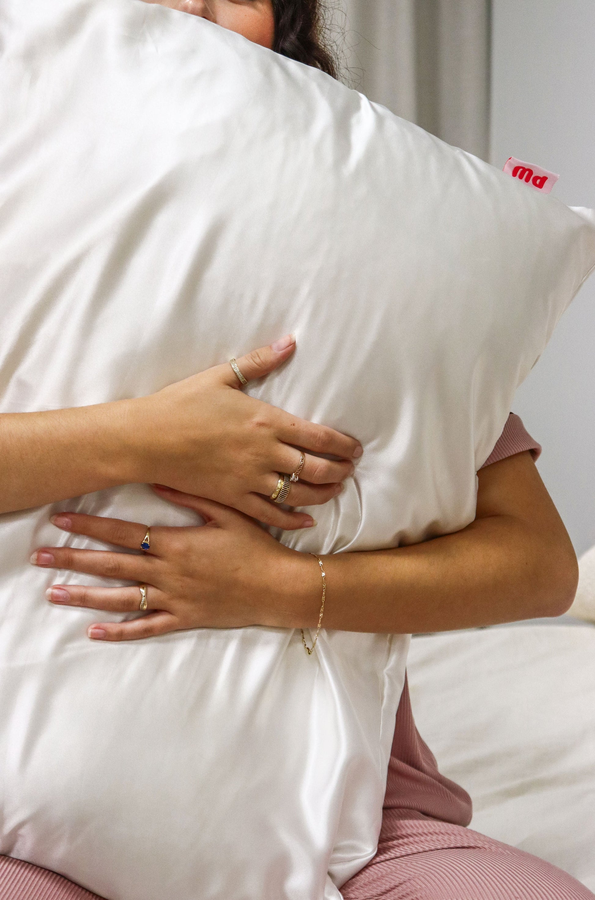 Satin Pillowcase for Hair Care - Promote Healthy Hair While You Sleep - Shopthatapp.ca