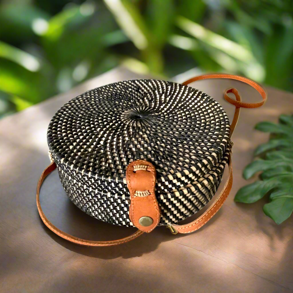 Round Rattan Purse - Black & Natural - Shopthatapp.ca