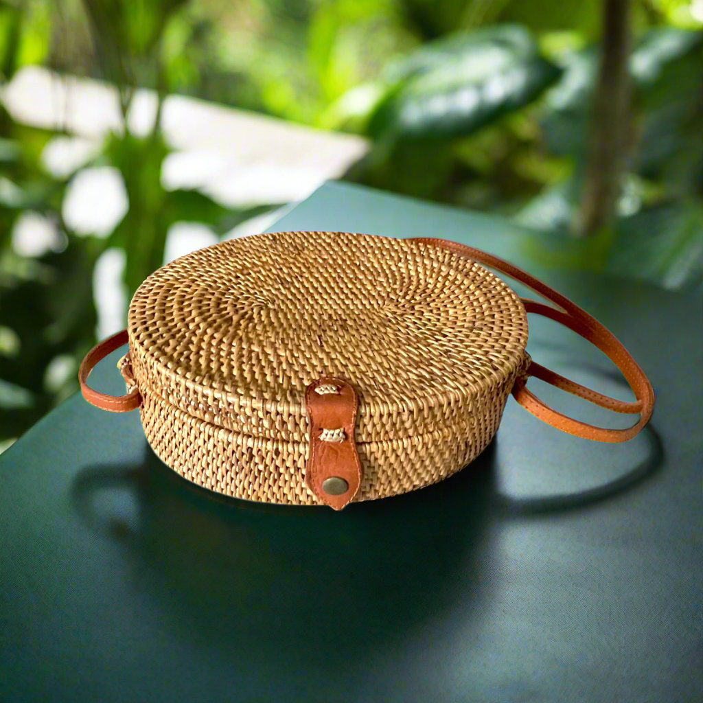 Oval Rattan Purse - Natural - Shopthatapp.ca