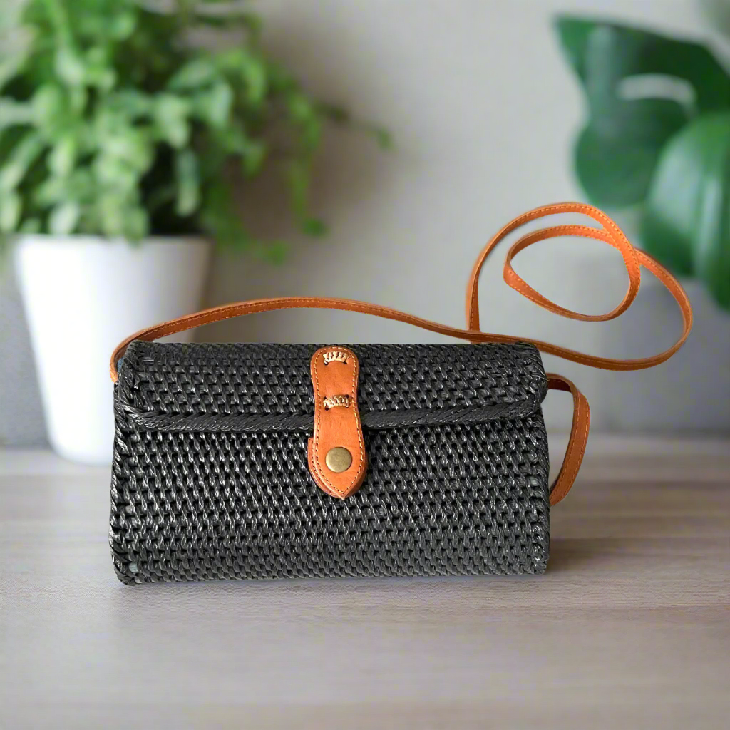 Barrel Rattan Purse in Black - Stylish Black Rattan Purse for Every Occasion - Shopthatapp.ca
