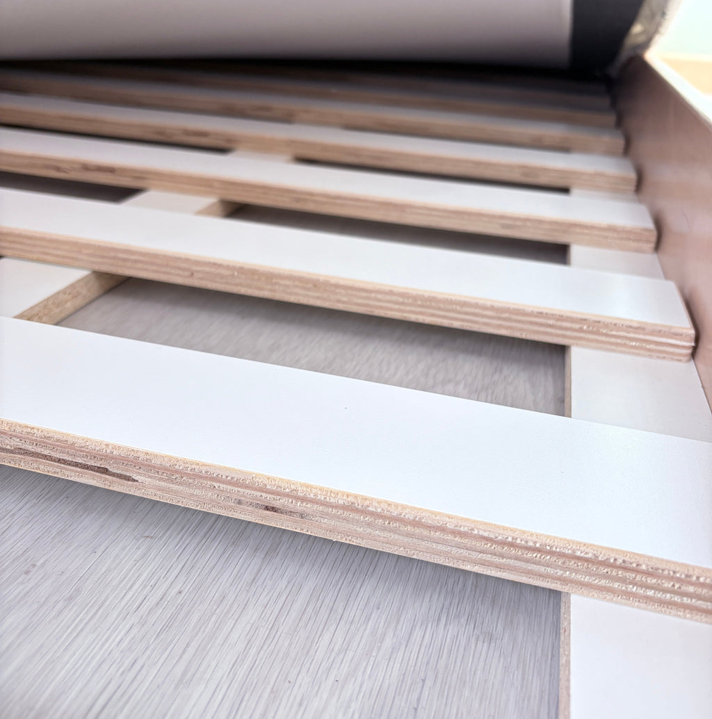 CHERRY TWIN Montessori Floor Bed with Shelves for Growing Kids - Shopthatapp.ca