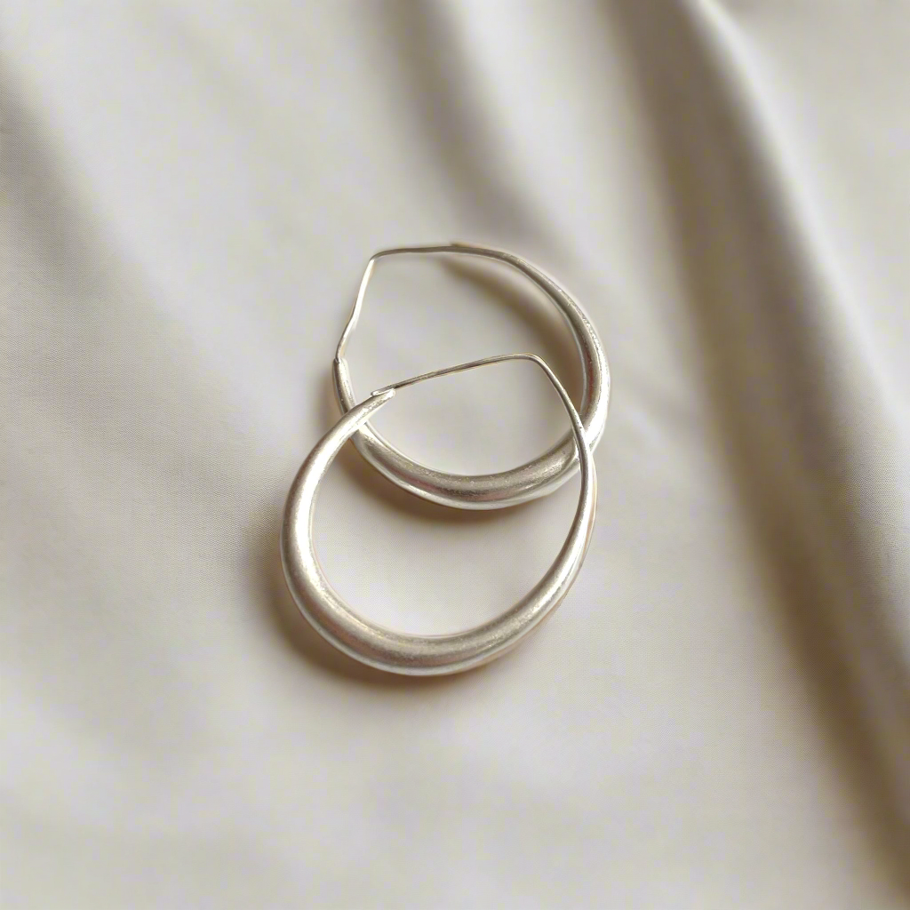 Teardrop Hoop Earring Silver Plate - Elegant and Stylish Jewelry Piece - Shopthatapp.ca