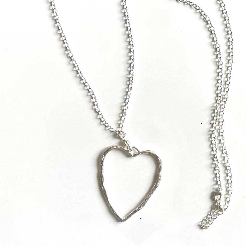 Chain Necklace with Silver Heart Pendant Necklace - Open Heart Design in Silver Plate - Shopthatapp.ca