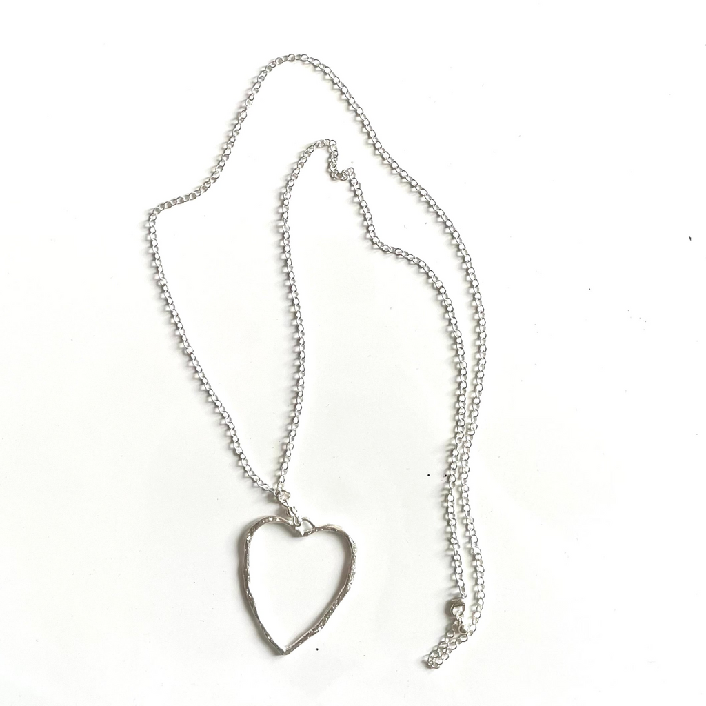 Chain Necklace with Silver Heart Pendant Necklace - Open Heart Design in Silver Plate - Shopthatapp.ca