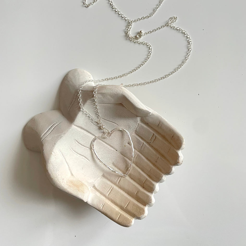 Chain Necklace with Silver Heart Pendant Necklace - Open Heart Design in Silver Plate - Shopthatapp.ca