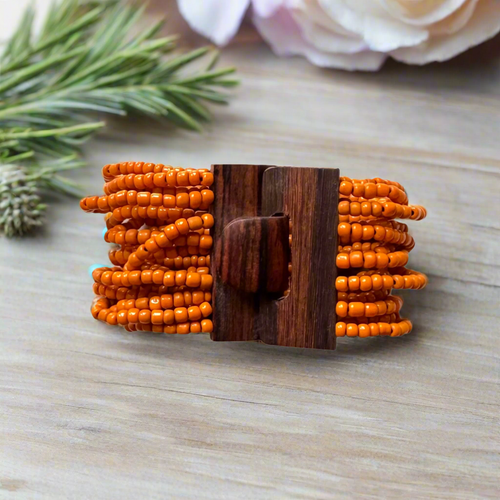 Beaded Bracelet with Wooden Clasp - Shopthatapp.ca