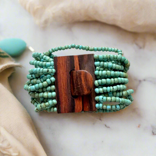 Beaded Bracelet with Wooden Clasp - Shopthatapp.ca