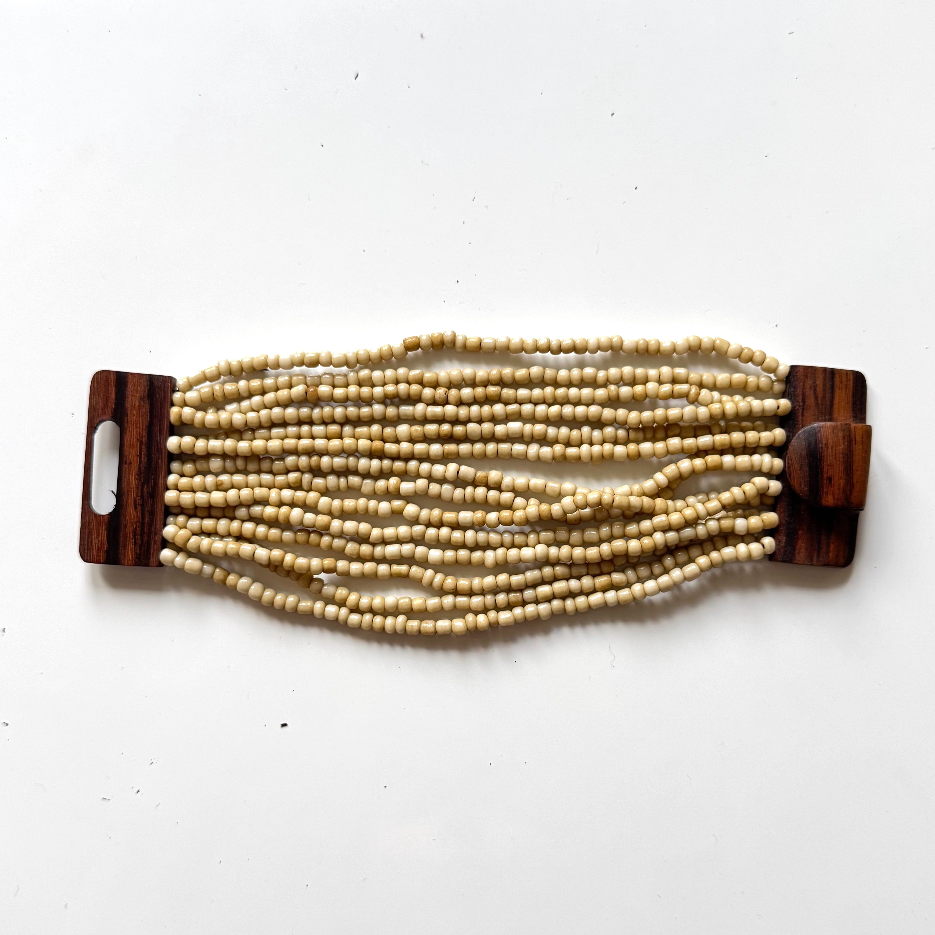 Beaded Bracelet with Wooden Clasp - Shopthatapp.ca