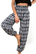 Black and White Leaf Print Pants for Stylish Comfort - Shopthatapp.ca