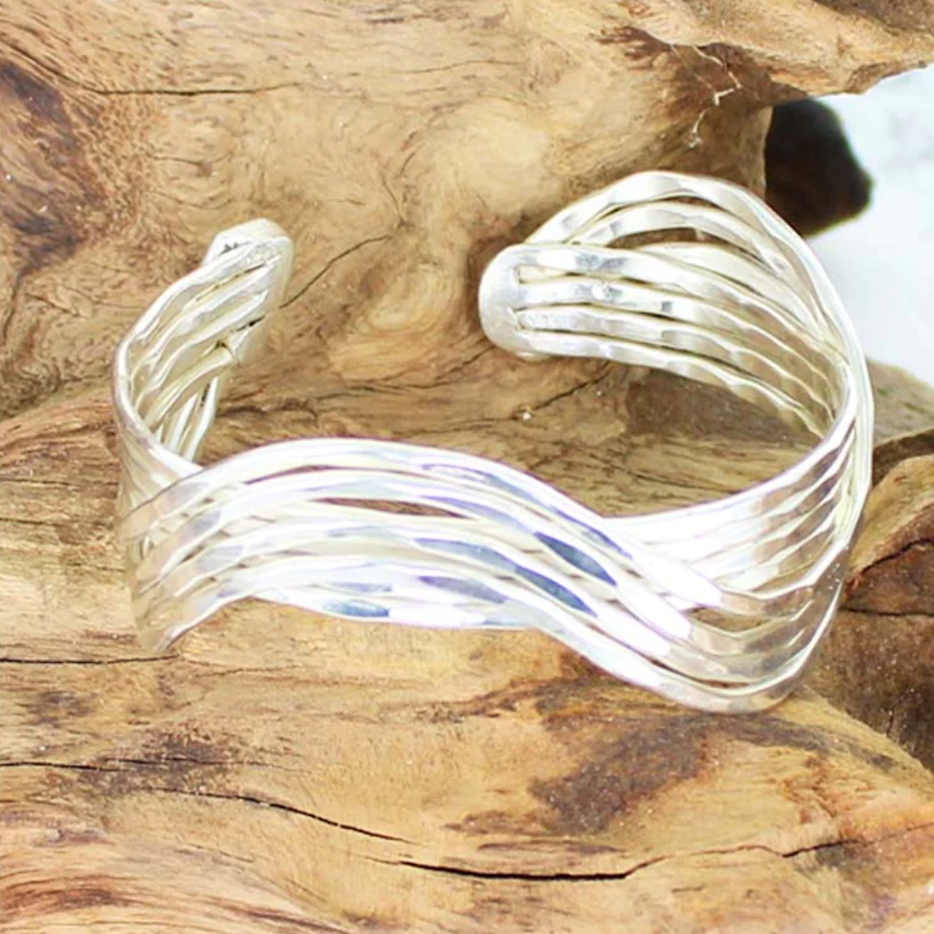 Wavy Silver Metal Cuff - Stylish Silver Colour Accessory - Shopthatapp.ca