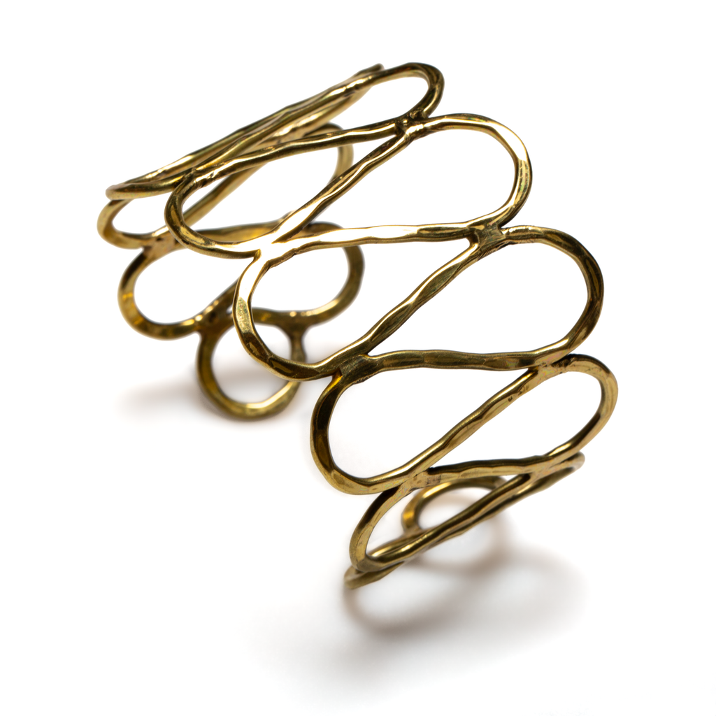 Gold Open Loop Metal Cuff - Stylish Statement Accessory - Shopthatapp.ca