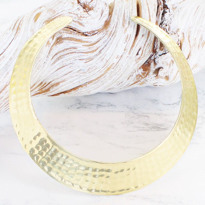 Beaten Metal Collar Necklace - Gold Colour - Shopthatapp.ca