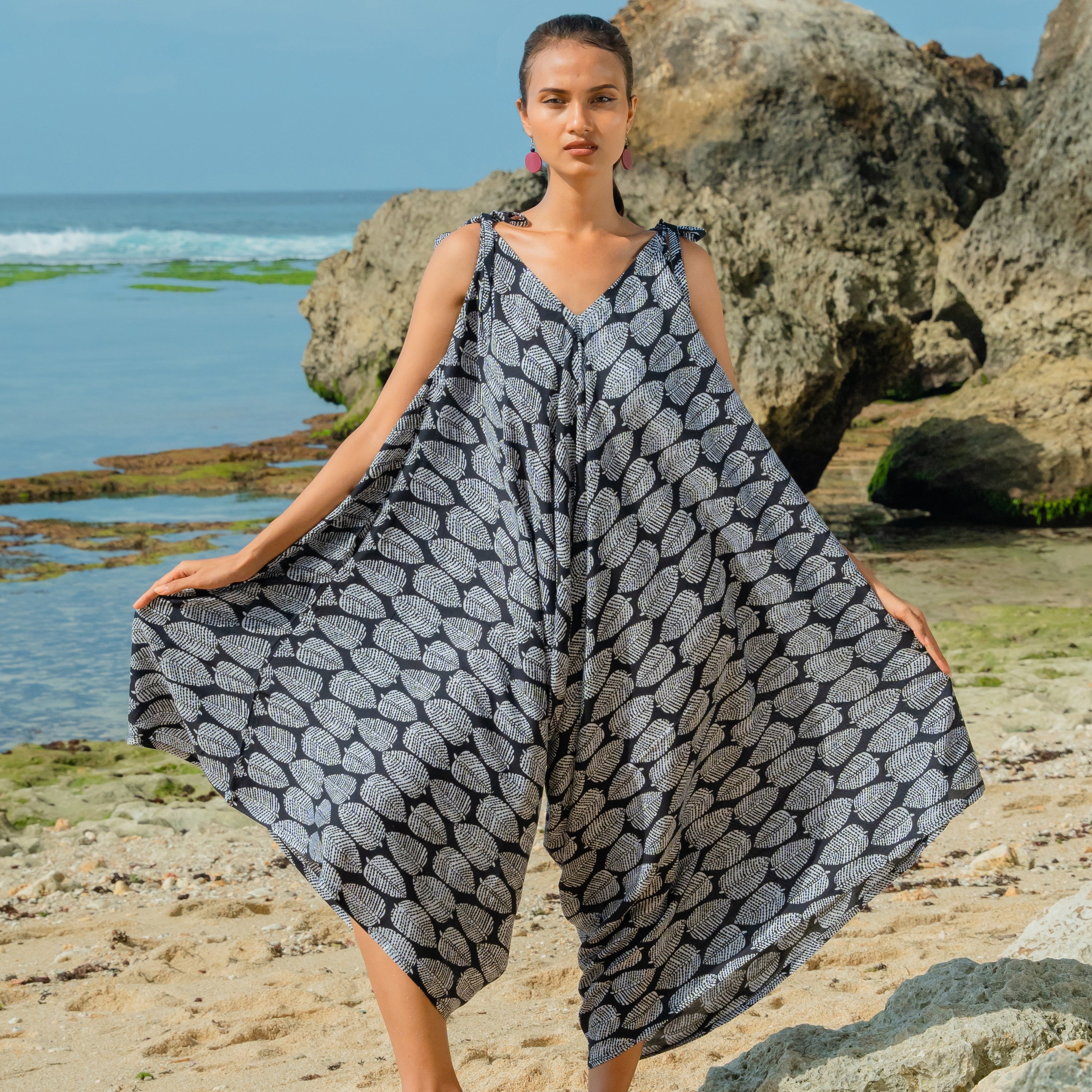 Leaf Print Romper - Black & White - Shopthatapp.ca