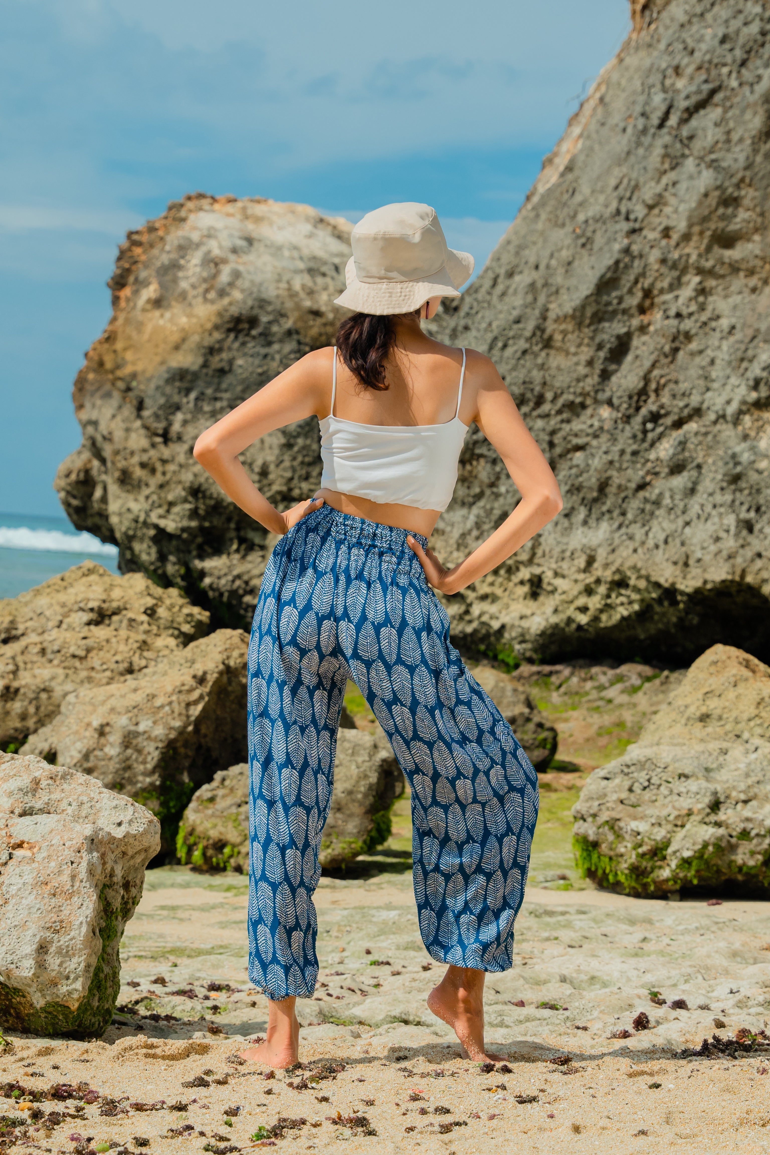 Leaf Print Bali Pants - Navy & White - Shopthatapp.ca