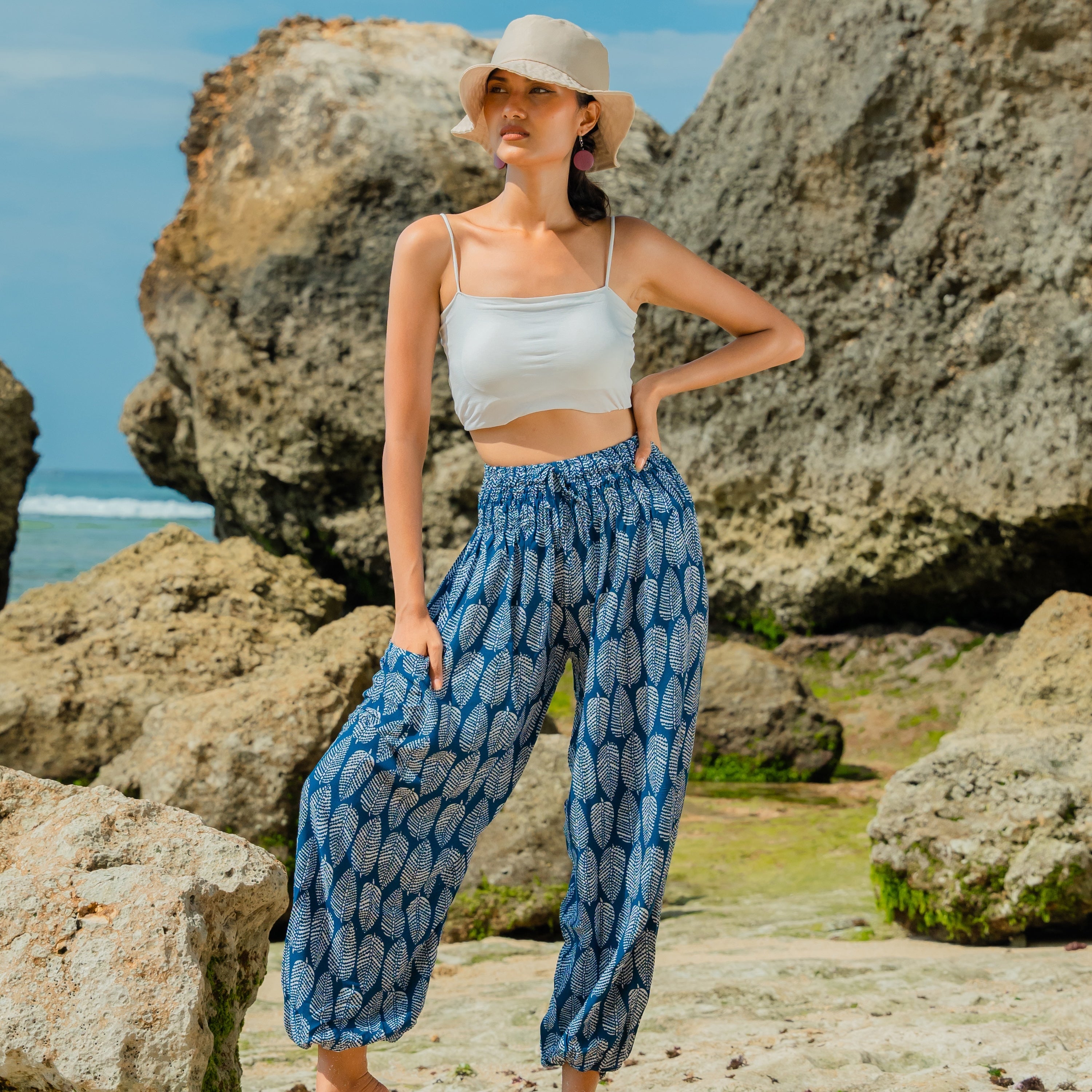 Leaf Print Bali Pants - Navy & White - Shopthatapp.ca