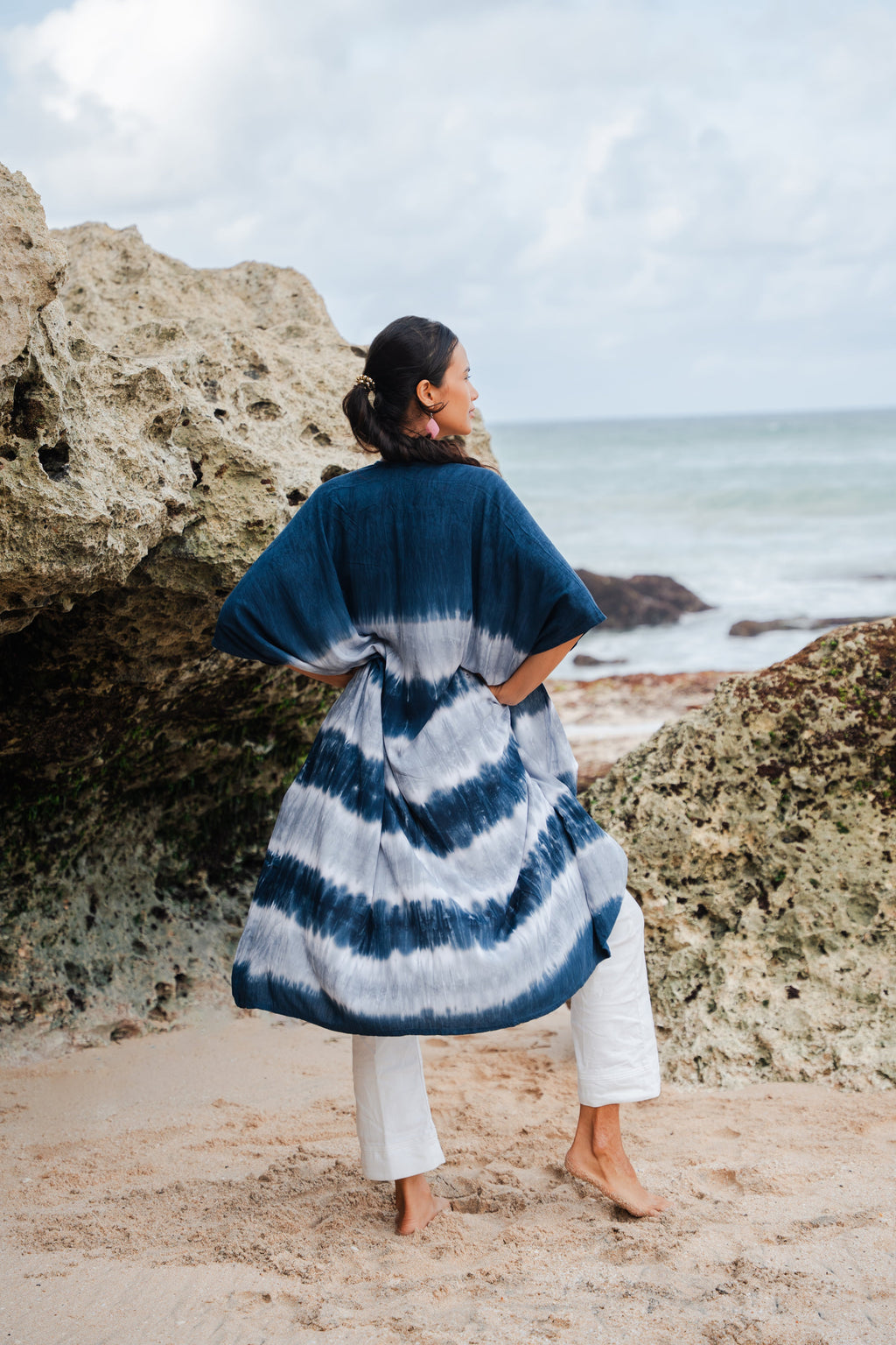Stripey Monochrome Kimono - Chic and Versatile Fashion Statement - Shopthatapp.ca
