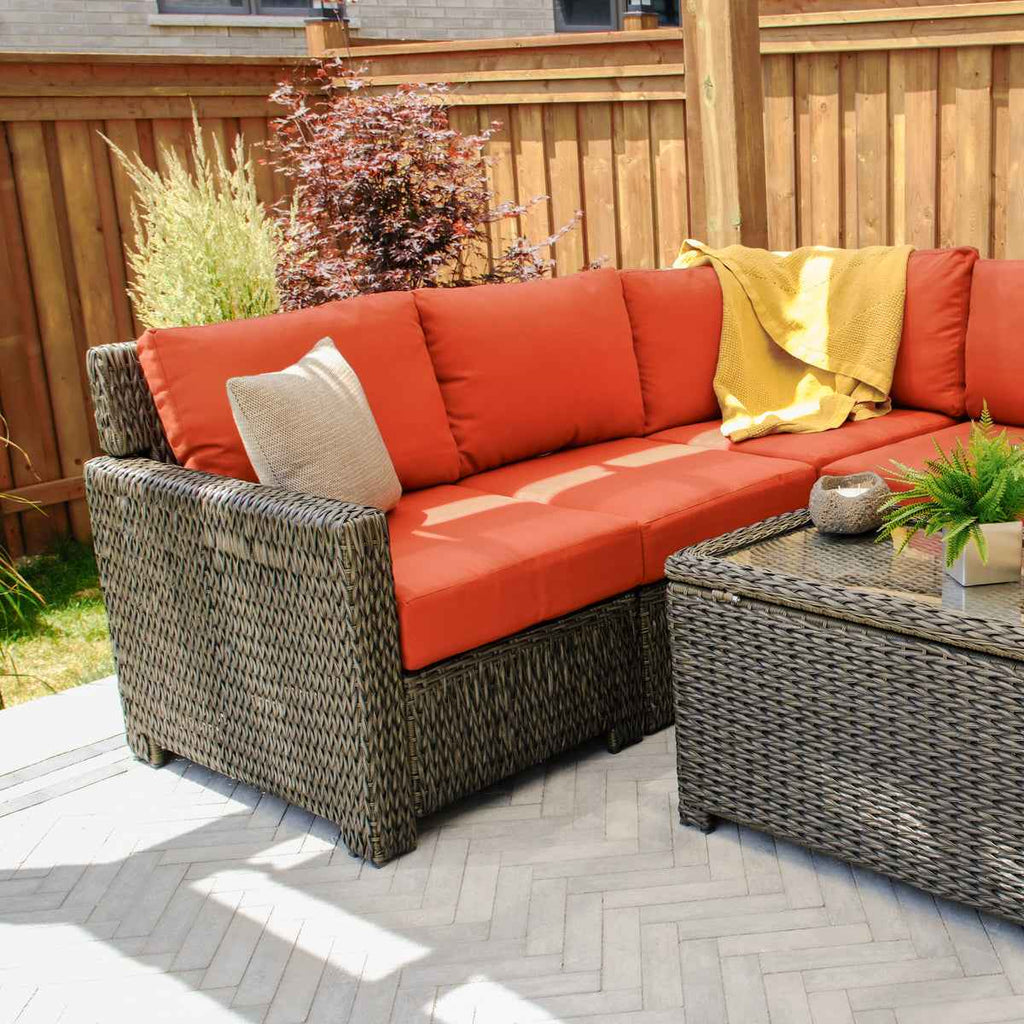 Laguna Point 6-Piece Wicker Outdoor Sectional Set with Coffee Table